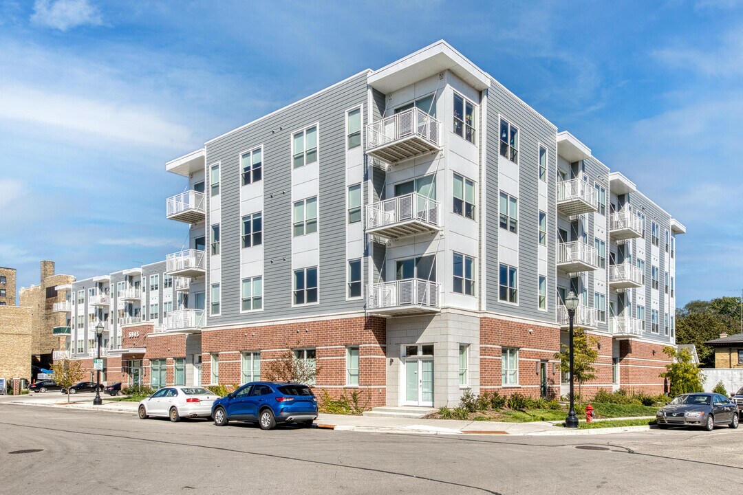 5945 6th Ave in Kenosha, WI - Foto de edificio