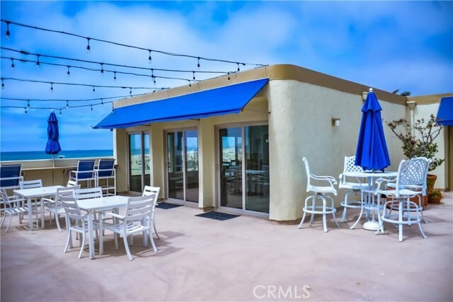 711 Pacific Coast Hwy in Huntington Beach, CA - Building Photo - Building Photo