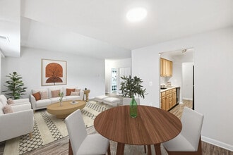 Montgomery Club Apartments* in Gaithersburg, MD - Foto de edificio - Building Photo