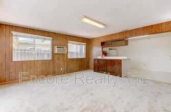 10420 Greenford Dr in San Diego, CA - Building Photo - Building Photo
