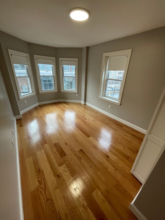 114 Berkshire St, Unit 4