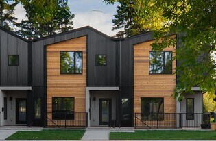 2721-2728 28 Ave SW in Calgary, AB - Building Photo