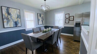 9407 Colesville Rd in Silver Spring, MD - Foto de edificio - Building Photo