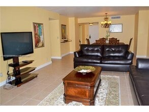 2500 Parkview Dr in Hallandale Beach, FL - Foto de edificio - Building Photo