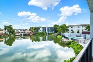 1335 W 68th St, Unit 207 in Hialeah, FL - Building Photo