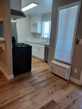 20140 Roscoe Blvd in Los Angeles, CA - Foto de edificio - Building Photo