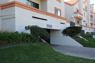 Palm Terrace in Van Nuys, CA - Building Photo - Building Photo