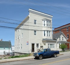 78-88 Rathbun in Woonsocket, RI - Foto de edificio - Building Photo