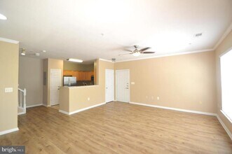 5117 Travis Edward Way in Centreville, VA - Building Photo - Building Photo