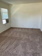 326 S Buena Vista St in Hemet, CA - Building Photo - Building Photo