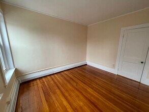811 Washington St in Brookline, MA - Building Photo - Building Photo