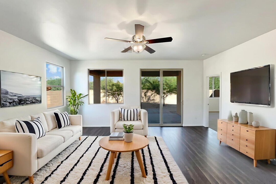 7417 S 12th Ave in Phoenix, AZ - Building Photo