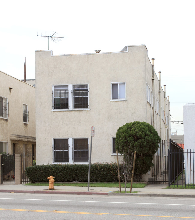 226 Olive Ave in Long Beach, CA - Building Photo - Building Photo