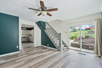 366 N Main St in Houston, PA - Building Photo - Building Photo