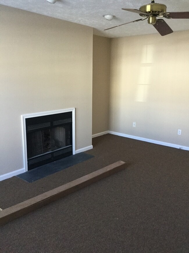 1602 Skiffes Creek Cir in Williamsburg, VA - Building Photo - Building Photo