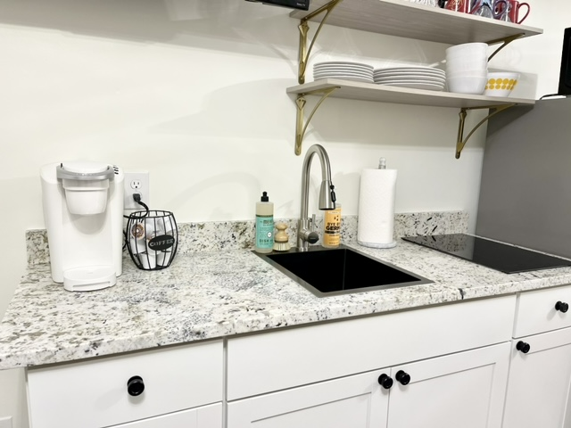 2314 Woodlawn Cir W-Unit -1/2 in St. Petersburg, FL - Building Photo - Building Photo