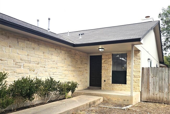 1747 Horseshoe Cir in Round Rock, TX - Building Photo - Building Photo