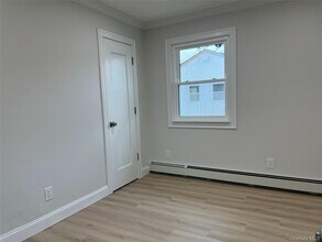 683 Old Bethpage Rd in Old Bethpage, NY - Building Photo - Building Photo