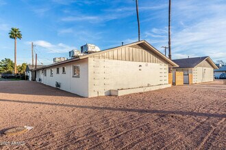 405 S Priest Dr in Tempe, AZ - Foto de edificio - Building Photo