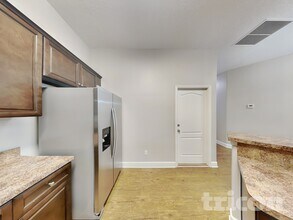 45197 Weaver Cir in Callahan, FL - Foto de edificio - Building Photo