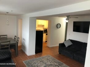 27 Ocean Ave N in Ocean Grove, NJ - Building Photo - Building Photo