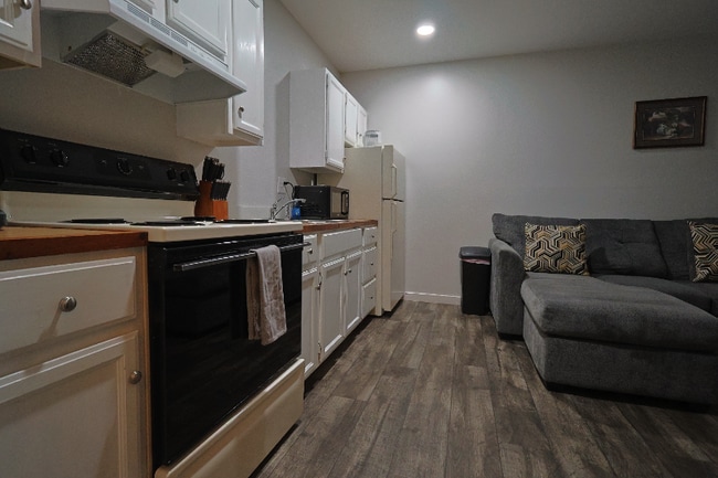 2 Cambridge Lane in Clinton, NY - Building Photo - Building Photo