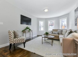 21 Rowell St, Unit 3 in Boston, MA - Building Photo - Building Photo