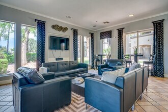 Rio Santa Fe in Avondale, AZ - Building Photo - Interior Photo
