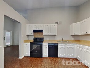 24022 4 Sixes Ln in Hockley, TX - Foto de edificio - Building Photo