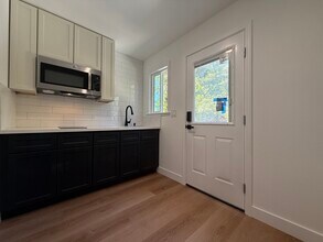 27733 Dickens Ave in Hayward, CA - Building Photo - Building Photo