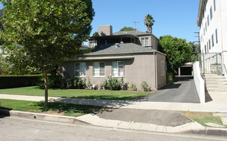 12021-12023 Hoffman St in Studio City, CA - Building Photo
