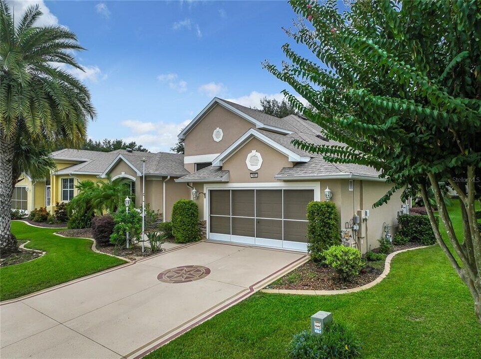 4985 Rainbow Trout Rd in Tavares, FL - Building Photo