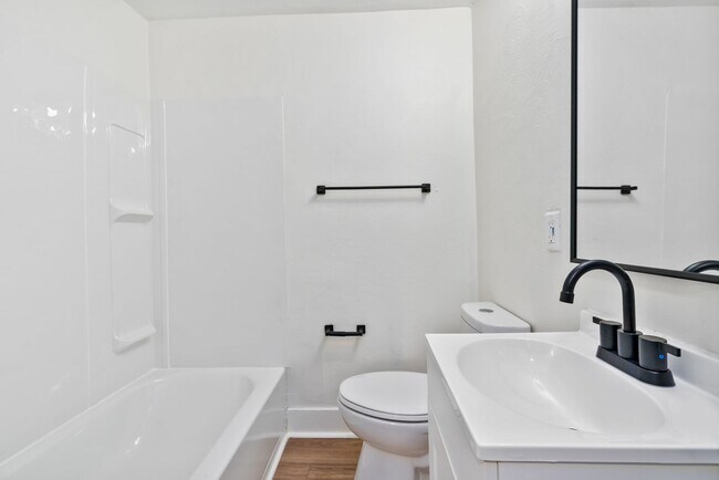 7700-7704 Stanton Ave in Pittsburgh, PA - Building Photo - Building Photo