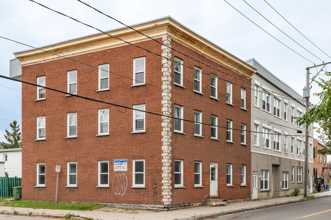 801 Saint-Vallier Rue O in Québec, QC - Building Photo - Primary Photo