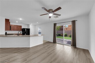 9734 Cluny Ave in Las Vegas, NV - Building Photo - Building Photo