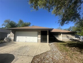 2029 Lake View Blvd in Port Charlotte, FL - Foto de edificio - Building Photo