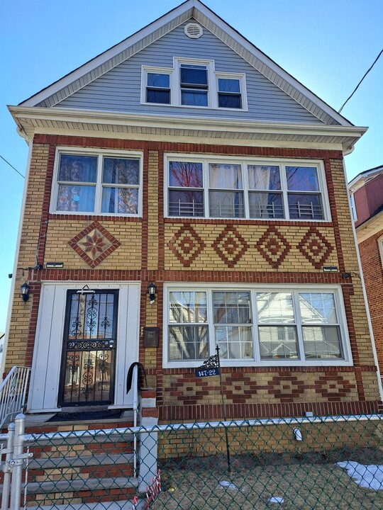 147-22 110th Ave in Queens, NY - Foto de edificio