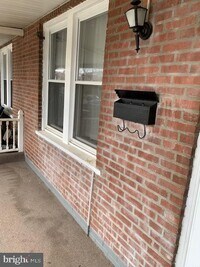 929 Buttonwood St photo'