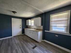 5836 Euclid Ave in Kansas City, MO - Building Photo - Building Photo