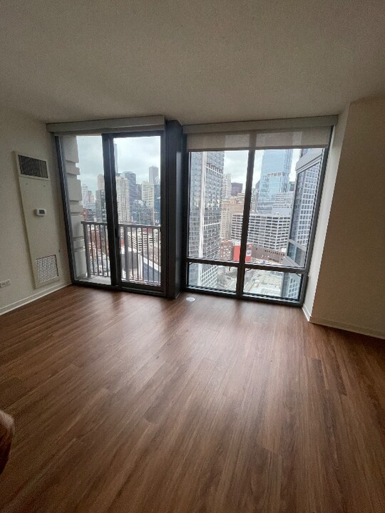 503 N Kingsbury St in Chicago, IL - Building Photo