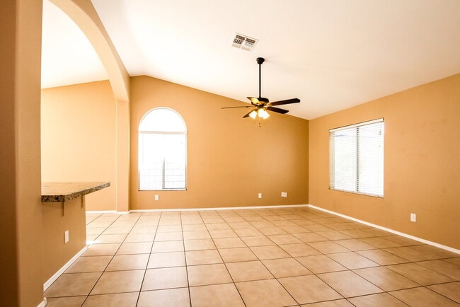 3705 W Cat Balue Dr