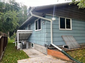 602 W 42nd Ave in Anchorage, AK - Building Photo