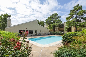 Cedar Lane Apartments in Tulsa, OK - Foto de edificio - Building Photo