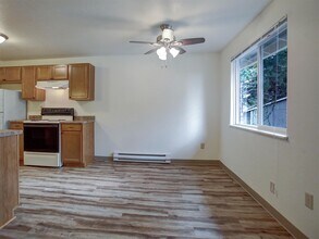 14100 SW Allen Blvd in Beaverton, OR - Building Photo - Building Photo