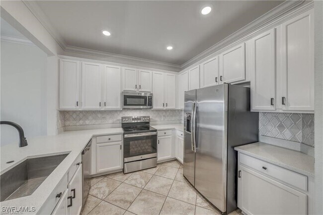 2656 Blossom Wy in Naples, FL - Foto de edificio - Building Photo