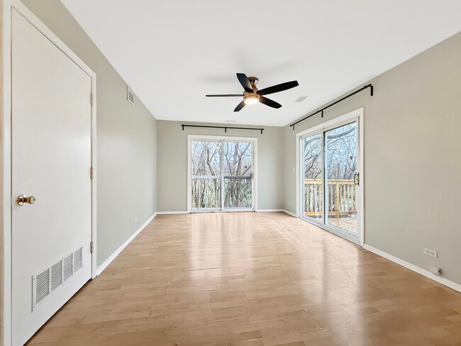 1978 Kenilworth Cir in Hoffman Estates, IL - Building Photo - Building Photo