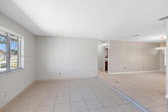 14020 SW 38th St in Miami, FL - Building Photo - Building Photo