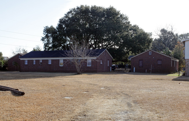 1806 Norwood St in North Charleston, SC - Building Photo - Building Photo