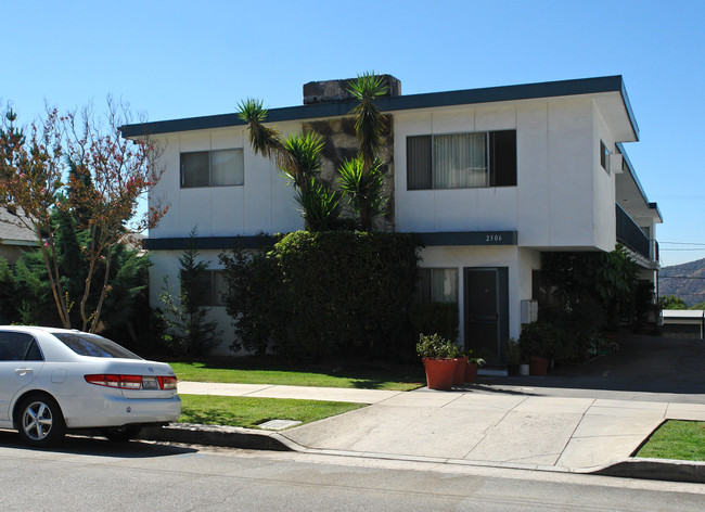 2306-2310 Mira Vista Ave in Montrose, CA - Building Photo - Building Photo