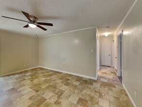 1233 Saturn Dr in Cedar Hill, TX - Building Photo - Building Photo